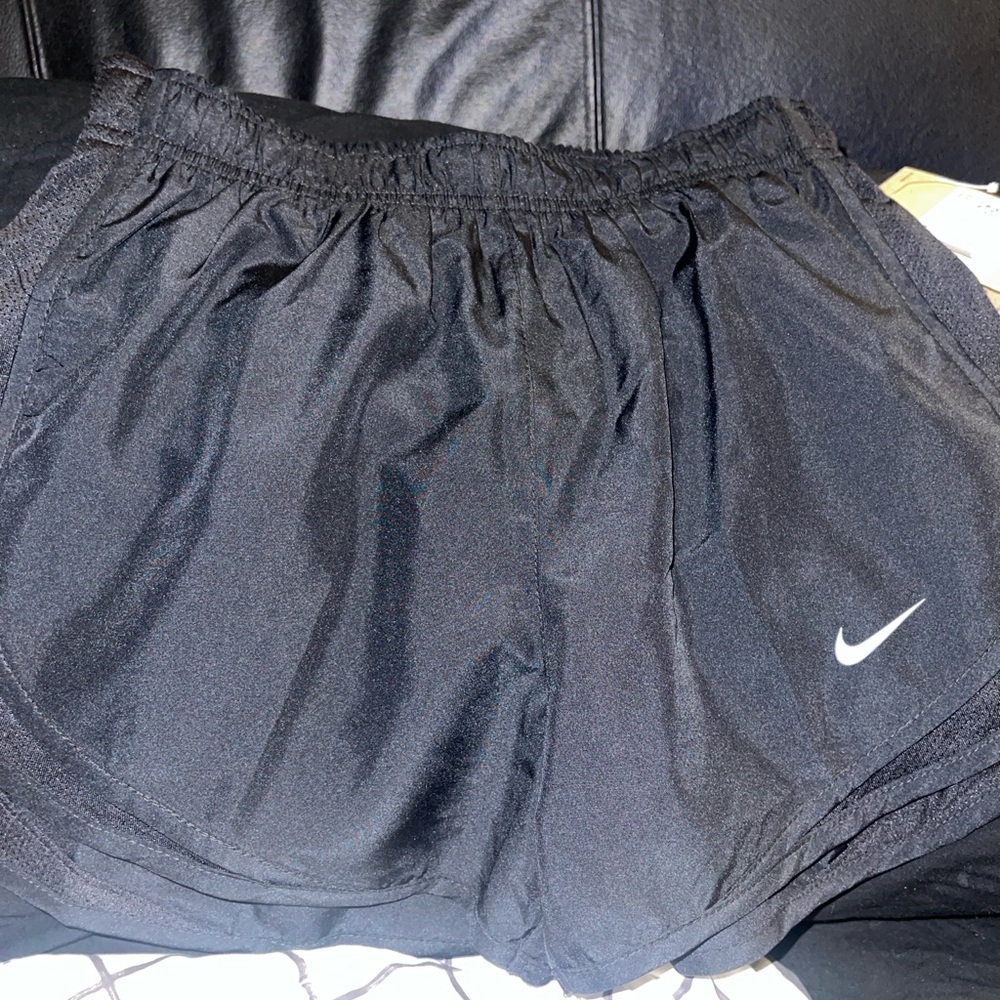 Nike Women’s 3” Tempo Dry Fit Running Shorts Size XS NWT - Picture 4 of 12